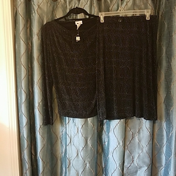 KB skirt and blouse ensamble - Picture 1 of 4